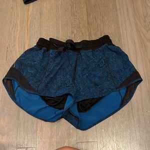 Lululemon hotty hot shorts size 4